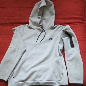 Nike Tech Fleece Light Gray Hoodie with Black Details